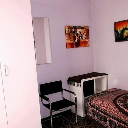 Three Near Station קטאניה