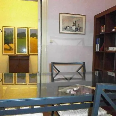 דירה Three Near Station קטאניה